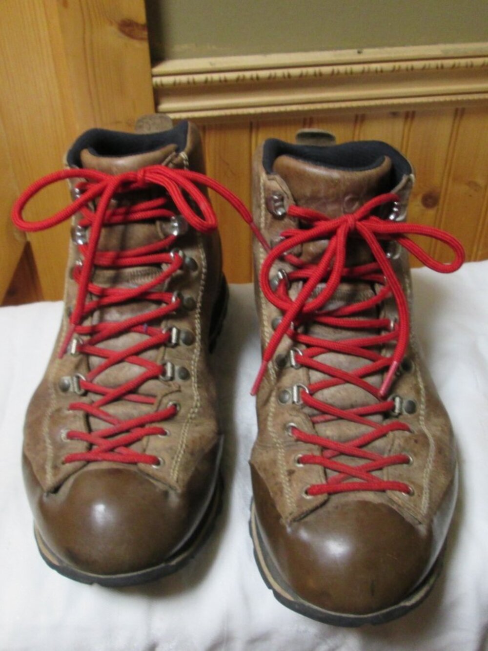 ladies Scarpa brown gore tex leather vibram soles hiking boots EU 43 USA 10